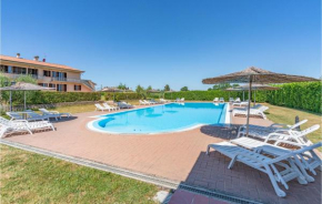 2 Bedroom Cozy Apartment In Castiglione Del Lago